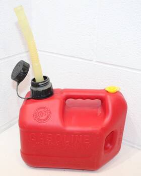 11805 Blitz Vintage 1 Gallon 4 Oz Plastic Vented Fuel Gas Can Cleaned And Dry