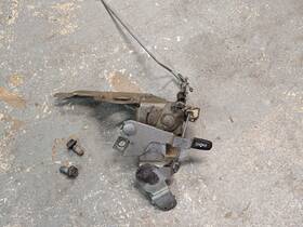 Briggs & Stratton 692150 And Bracket With Choke
