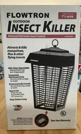 Flowtron Bk-80d Electric Bug Zapper 1.5 Acres Used One Weekend