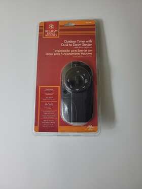 283169 Home Accents Brand New - Holiday Outdoor Photo Sensor 6 Setting Mechanical Timer