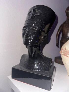 Home Styles 234345432 Black Nefertiti Bust Statue - Elegant Decorative Piece