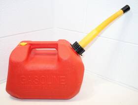 1226 Scepter 774x Vintage 2 Gallon Plastic Vented Gas Can Pre Ban Clean Dry 1226 Scepter 774x Vintage 2 Gallon Plastic Vented Gas Can Pre Ban Clean Dry