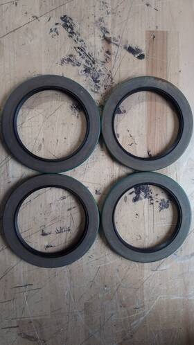 Skf Cr22400/22400 Cr22400 Double Lip Oil Seal - Solid