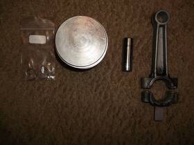 Tecumseh 30662 Piston 31295b Rod Rings Retainers. Used