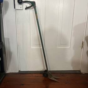 Dk-303 The Lewis Engineering & Mfg. Co. Vintage Doo Klip Grass Clippers Long Handle Green Snips Wheels Walk Clip