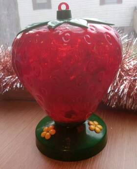 24126 Woodlink Hummingbird Feeder Strawberry Shape. Large. Gardening