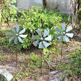 D-e18154 Zeckos Scratch And Dent Set Of 3 Metal Pinwheel Garden Stakes 21 Inches Outdoor D Cor
