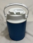 Rubbermaid Model #1502 Insulated 1/2 Gallon Water Cooler Jug Brilliant Blue Vtg. Fixed Price $19.99.