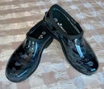 Nwob Sz 6 Principle Plastics Sloggers Women's Shoe Garden Black Print Water Rain. Fixed Price $17.97.
