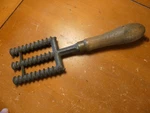 Antique Carpet Crumb Scraper Rug Cleaner Tool Cast Iron With Wooden Handle. Fixed Price $17.56.