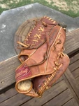 Rawlings Youth Baseball Glove 11 Inch Reggie Jackson RBG90 Deep Well Pocket Rht. Fixed Price $18.00.
