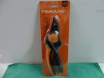 Fiskars Small Softgrip Bypass Pruner 1/2 Cut Capacity Steel Curved Blade 9847. Fixed Price $14.00.