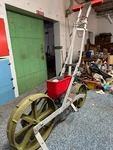Earthway 1001-B Garden Seeder Planter W/6 Plates. Fixed Price $95.00.